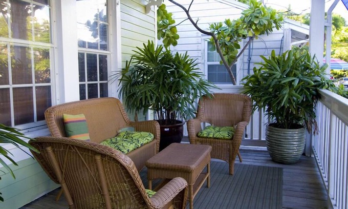 Historic Seaport House | L'Habitation Guest House
