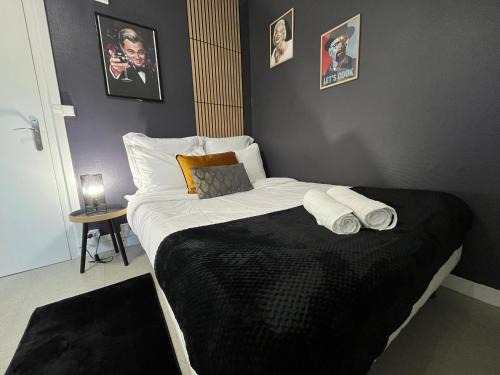 Evreux Apartment | L'icône du cinéma - Studio cosy - Gare - Centre-ville Evreux - Wifi