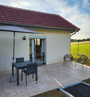 Menetru-le-Vignoble Apartment | L'Impasse du Jura