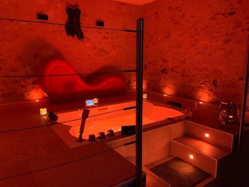 Saint-Cyr-sur-Loire Apartment | L'indiscrete Loveroom