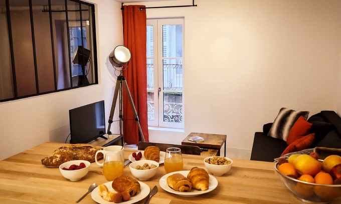 Villefranche-de-Rouergue Apartment | L'Indus 3* Netflix, Disney+, WIFI, Coeur de Bastide