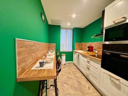 Vienne Apartment | l'instant cathédrale