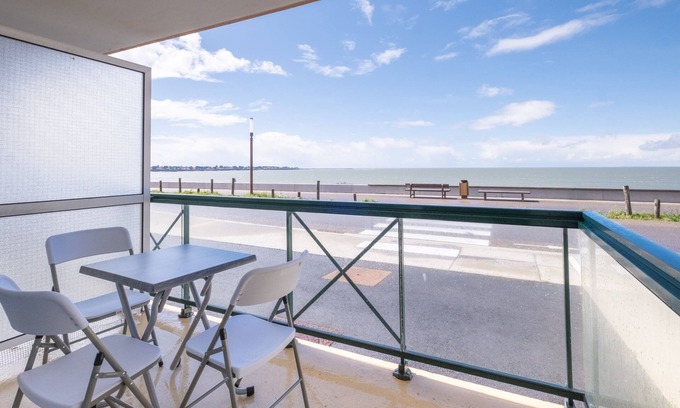 Tharon-Plage Apartment | L'Océanide - Vue mer pour 6 voyageurs