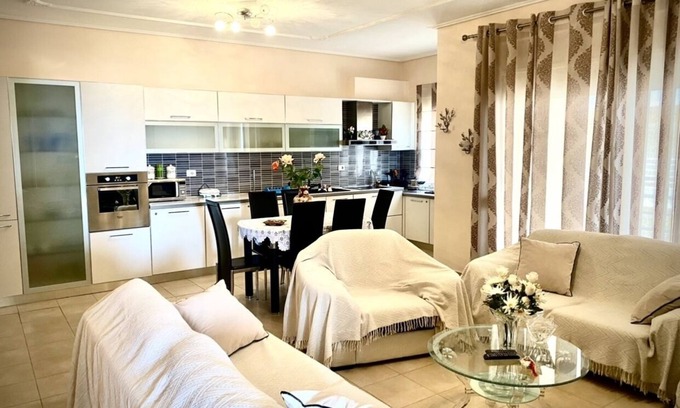 Albania Apartment | L'odore del mare sea view 2 min from the beach