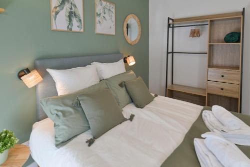 Tarbes Apartment | L'Olivier - Tarbes Centre - Balcon - Parking 200 m