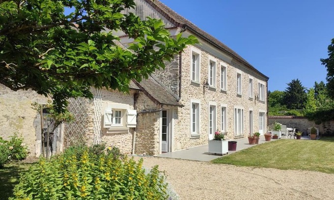 Richebourg Villa | L'ombre du Tilleul - Gîte familial
