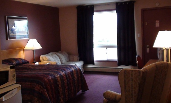 Longlac Hotel | L'orée des Bois Motel