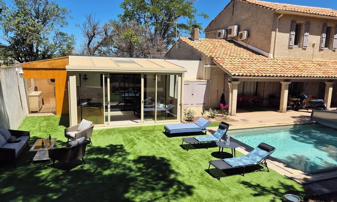 Montredon-des-Corbieres Apartment | L'orée des Pins Avec Piscine et Parc Arboré