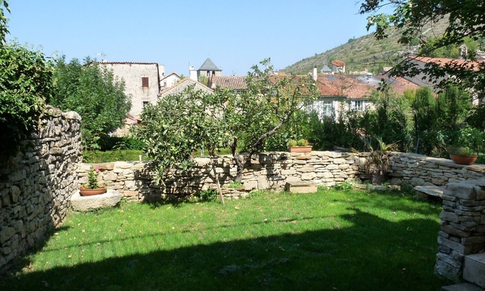 Saint-Rome-de-Tarn House | l'oustalou: house located 18 km from Millau in the village of St Rome de Tarn