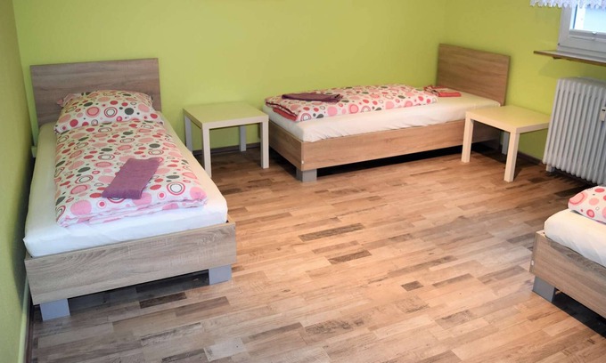 Leverkusen Apartment | L07 cozy 3 room apartment with TV and W-LAN in Leverkusen Schlebusch