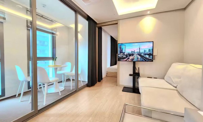 Haeundae Apartment | L24-5[Newly Built/합법숙소][핵심번화가/해변5분/지하철역 3분/짐보관]