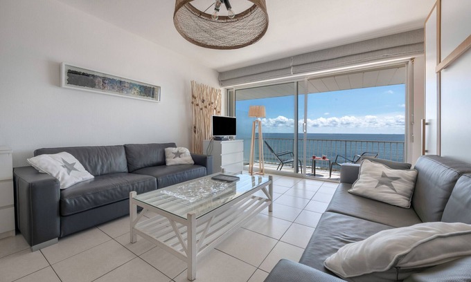 La Baule-Escoublac Apartment | La Baule beach 30m away and close to all amenities