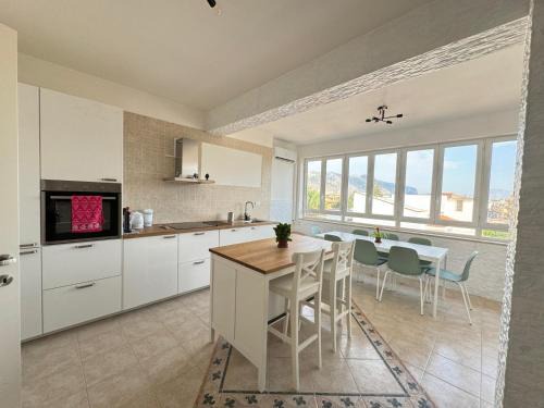Partanna Apartment | La Bella Vista