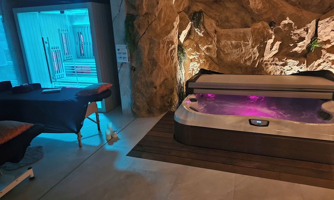 Besse-sur-Issole Bed & Breakfast | La Bess'itude bed and breakfast Riad 1001 nuits