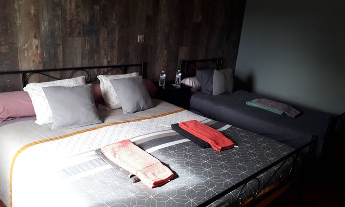 Coutras Bed & Breakfast | La Black Pearl, table d'hôte/fishing label accommodation/breakfast included