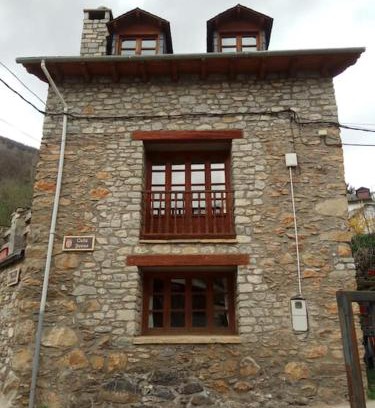 Sesue House | La Borda de Sesué