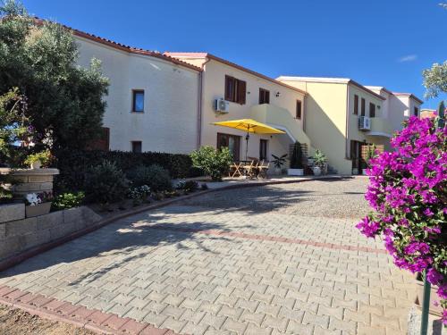 Masainas Apartment | La Bouganvillea