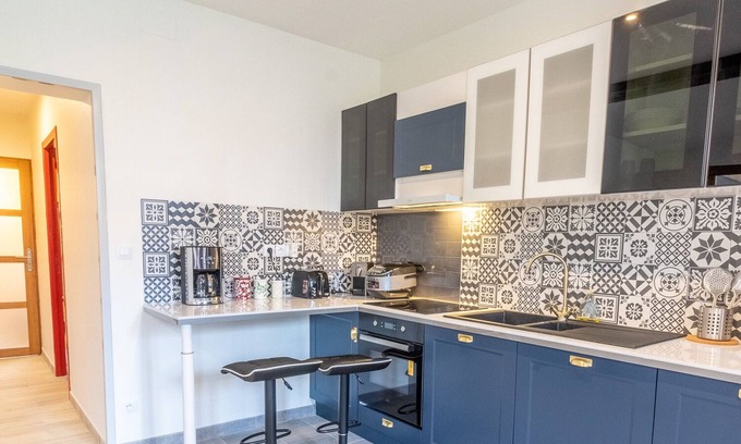 Jonzac Apartment | LA BUANDERIE - Large two-bedroom apartment, luxurious appointments!