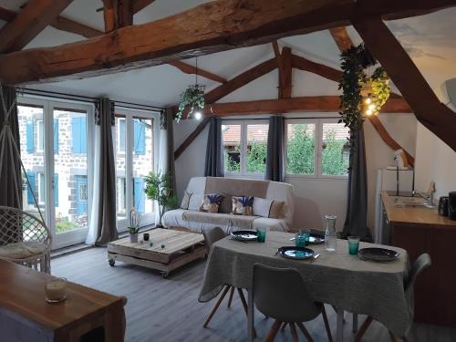 Genouillac House | La Cabane aux Hirondelles