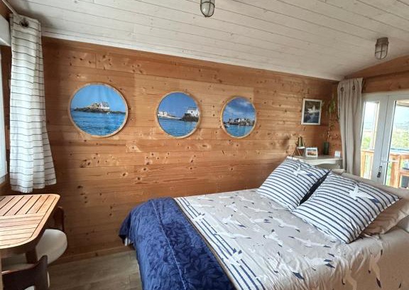 Barneville-Carteret Bed & Breakfast | "La Cabine" vue mer B&B à la VILLA PLEIN VENT