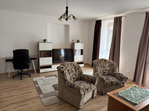 Veszpremfajsz House | La Casa De Nido-Tágas családias apartman 6 főig, kerttel