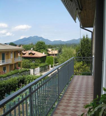 Malnate Bed & Breakfast | La casa dei pini