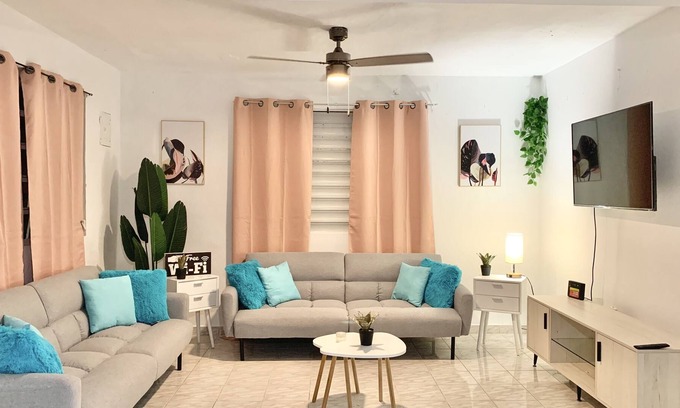 Hatillo House | La Casa del Coqui/ Entire 3/bedroom Home