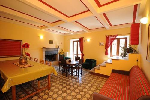 Gagliano Aterno House | La Casa di Angizia
