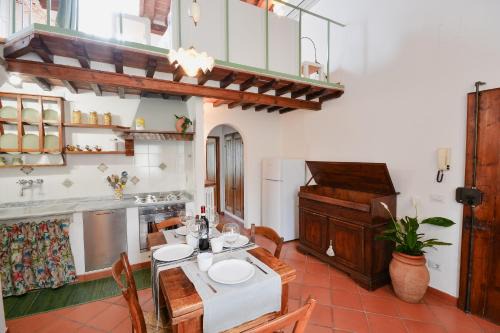 Oltrarno Apartment | La casa di Barbara e Giacomo