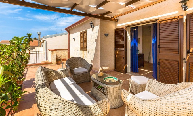 Punta Secca Apartment | La Casa di Iuri