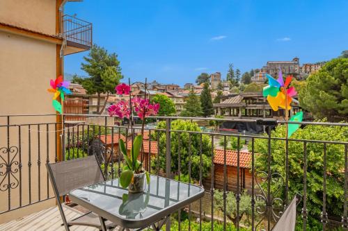 Francavilla di Sicilia Apartment | La Casa Di Jano