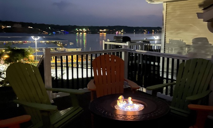 Grove Villa | La Casa! One of 3 Luxury Villas with boat parking overlooking Honey Creek Marina