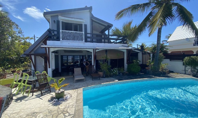 Etang Sale Les Bains House | La Case Chouchou, Pied Dans L'eau