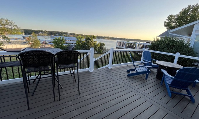 Grove Cottage | La Casita! Brand new cottage with boat parking overlooking Honey Creek Marina!