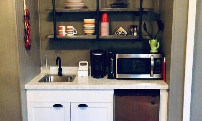 Pawhuska House | La Casita-Efficiency Retreat-1.5 miles from Merc