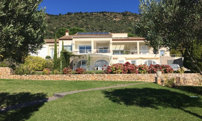 Pau Apartment | La Casita