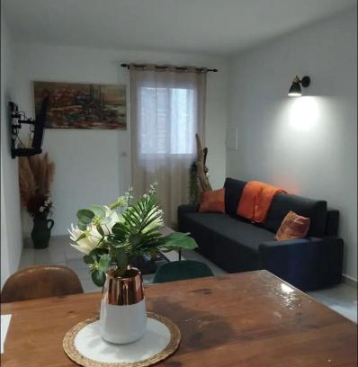 Peyriac-de-Mer Apartment | La cave à Papé