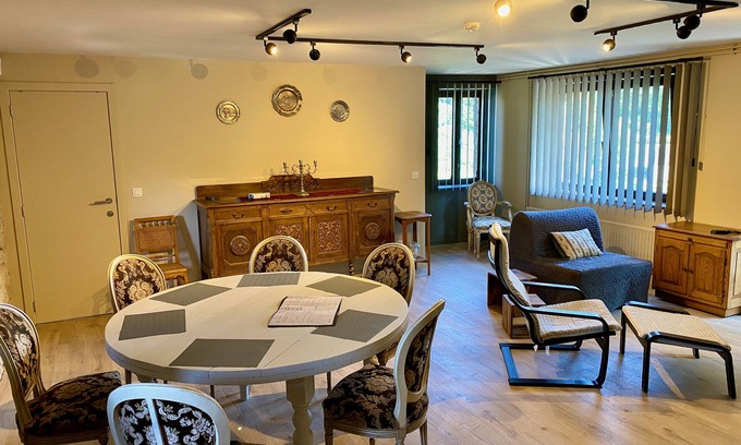 Barbencon Apartment | La Chambre des Pairs, Châtelet de Barbençon