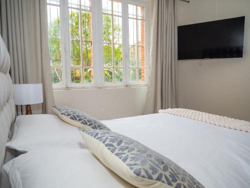 Lezat-sur-Leze House | La chambre du soleil