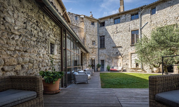 L'Isle-sur-la-Sorgue Bed & Breakfast | la chapelle sur la sorgue