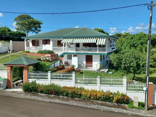 Guery Apartment | La Chrinada