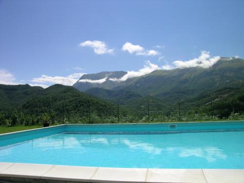 Montemonaco House | La Cittadella Dei Monti Sibillini