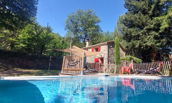 Saint-Jean-du-Gard House | La Clède is in the middle of nature