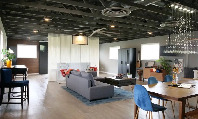 Acton Apartment | La Cochera Indy East - No Cleaning Fees