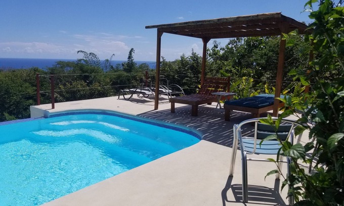 Montezuma House | La Colina de Carolina