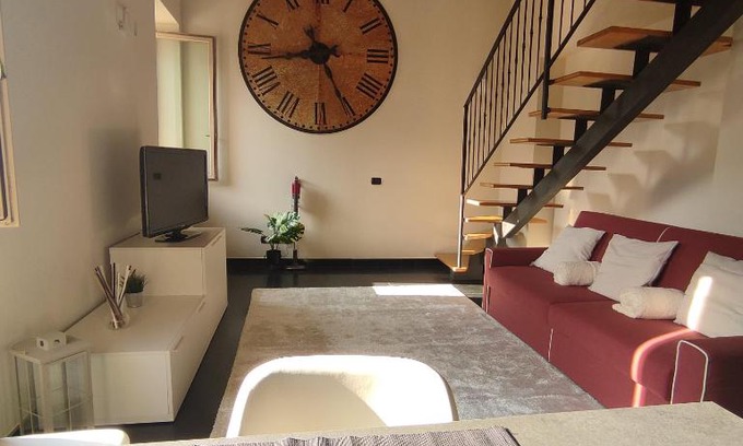 Endine Gaiano Apartment | La corte dell'orologio