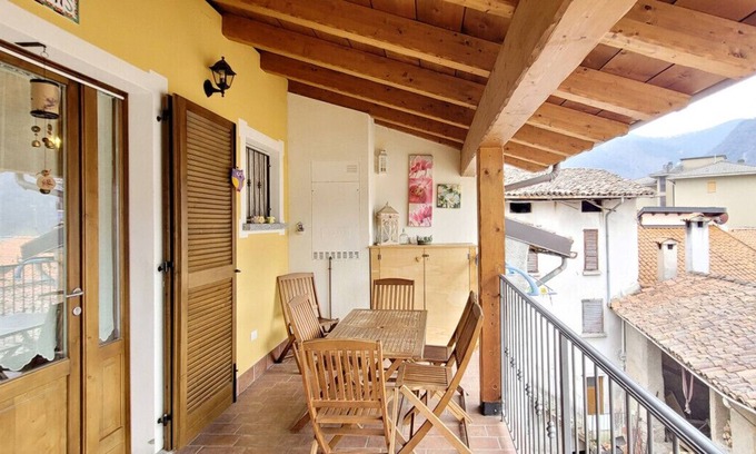 Moggio House | La Corte di Via Mariani