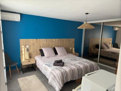 Narbonne House | LA COSTA