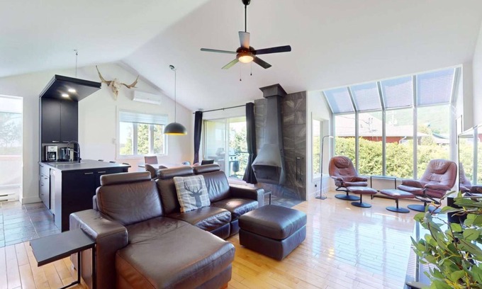 Saint Ferreol les Neiges Ski Chalet | La Crête - 3 Bedrooms - Cottage for 6 people with view of the mountain