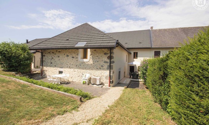 Saint-Girod House | LA CROUÊ - ENTRELACS - Gîte